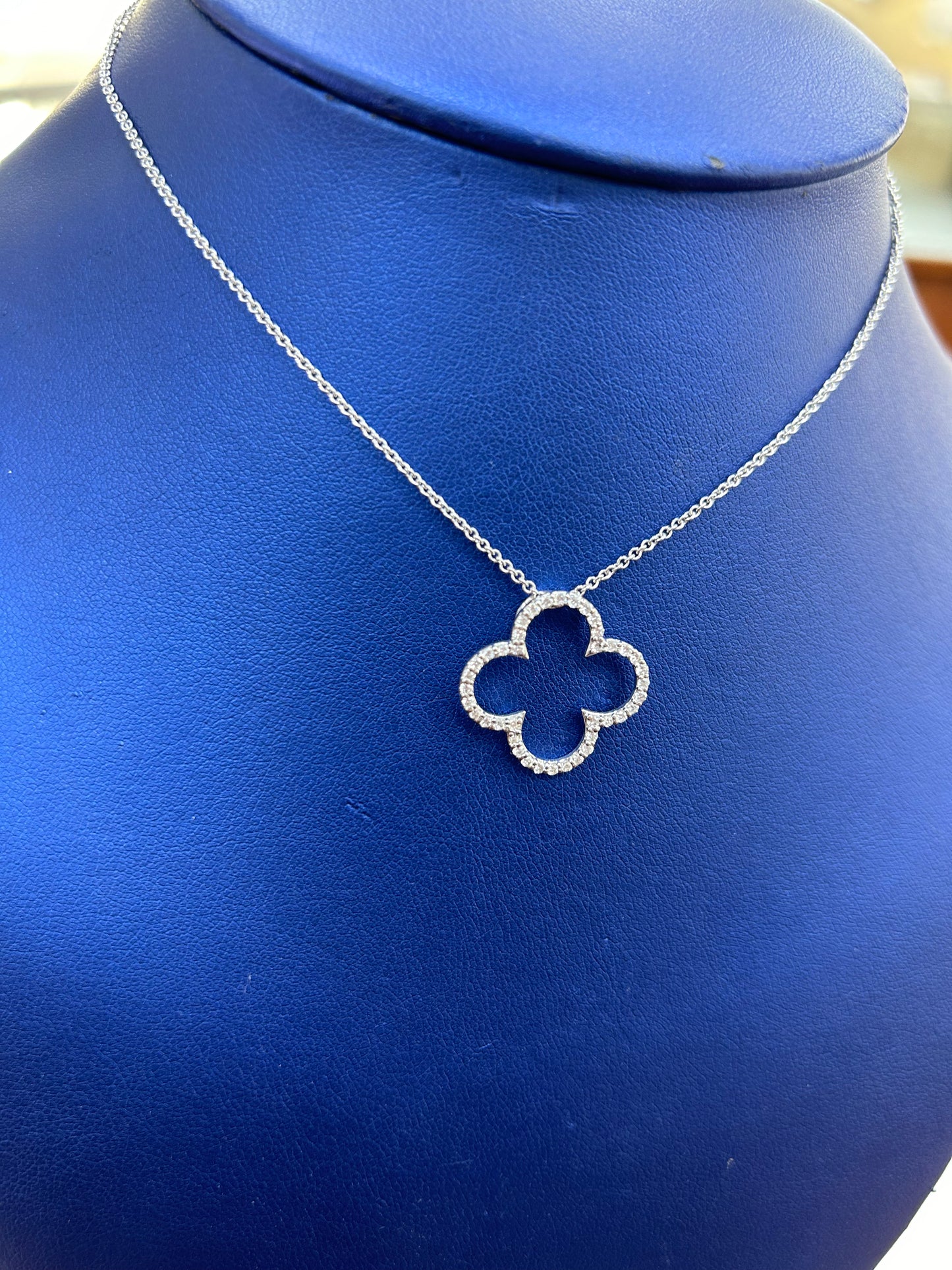 White Gold medium flower